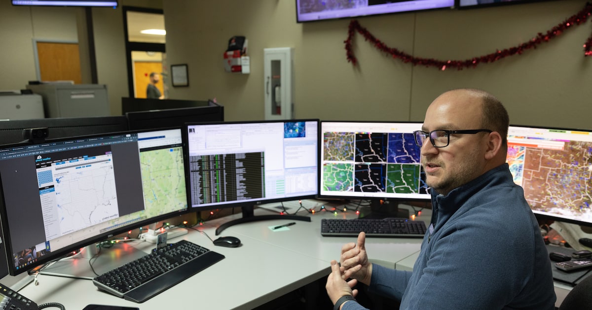 A behind the scenes look at the D-FW office of the National Weather Service