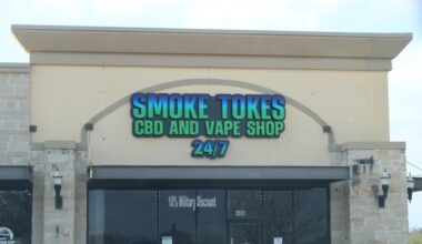 Smoke Tokes CBD and Vape Shop has locations throughout the San Antonio area. (Andrew Creelman/Community Impact)