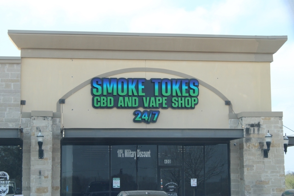 Smoke Tokes CBD and Vape Shop has locations throughout the San Antonio area. (Andrew Creelman/Community Impact)