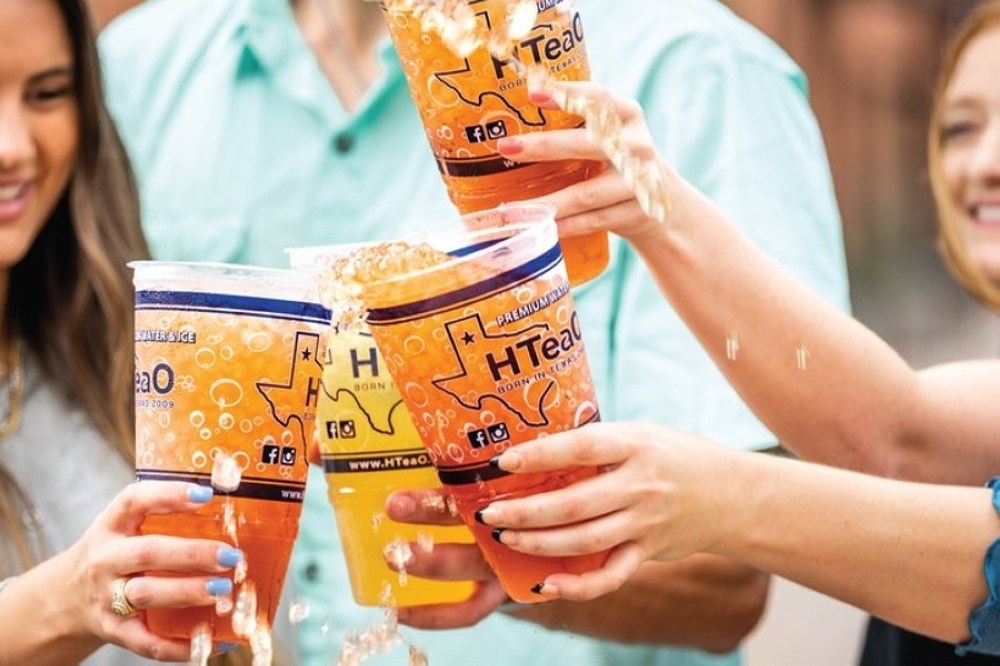 The business offers more than 20 flavors of iced tea, including sweet and unsweet options. (Courtesy HTeaO)