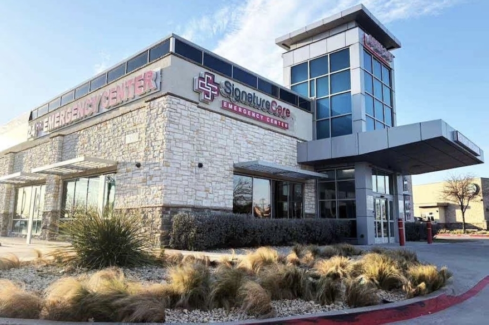 the exterior of a standalone emergency room