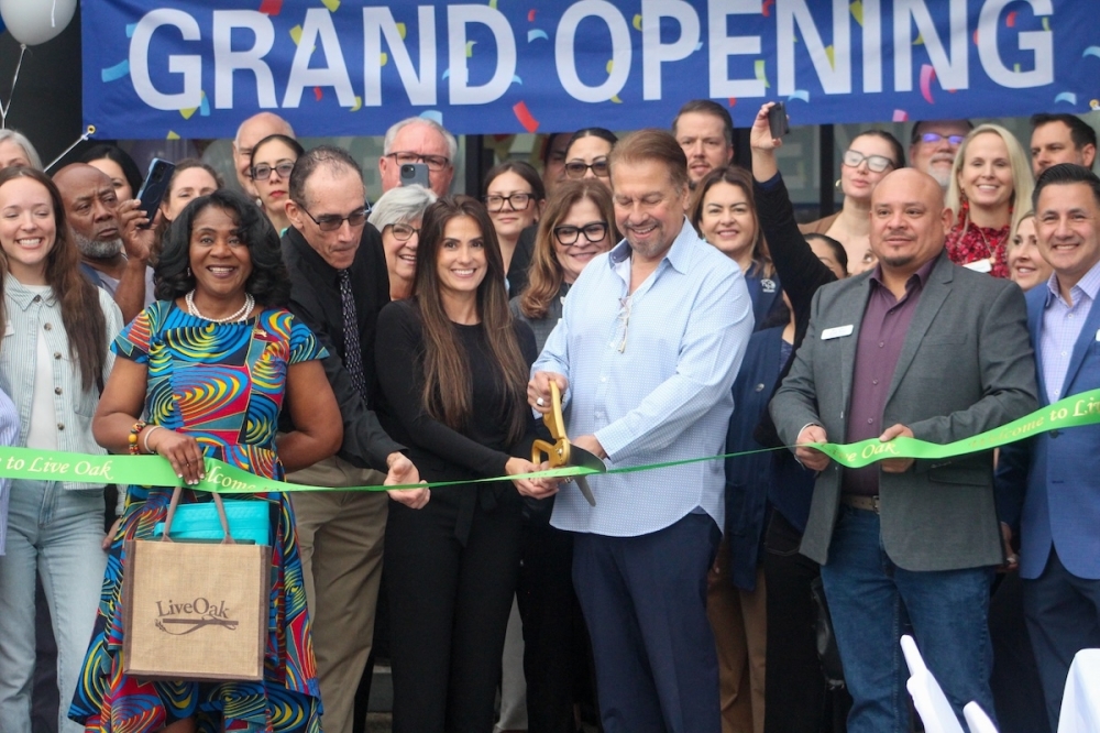 Officials celebrated the grand opening of Digestive and Liver Disease of San Antonio and Dia Health in Live Oak on Feb. 10. (Amira Van Leeuwen/Community Impact)