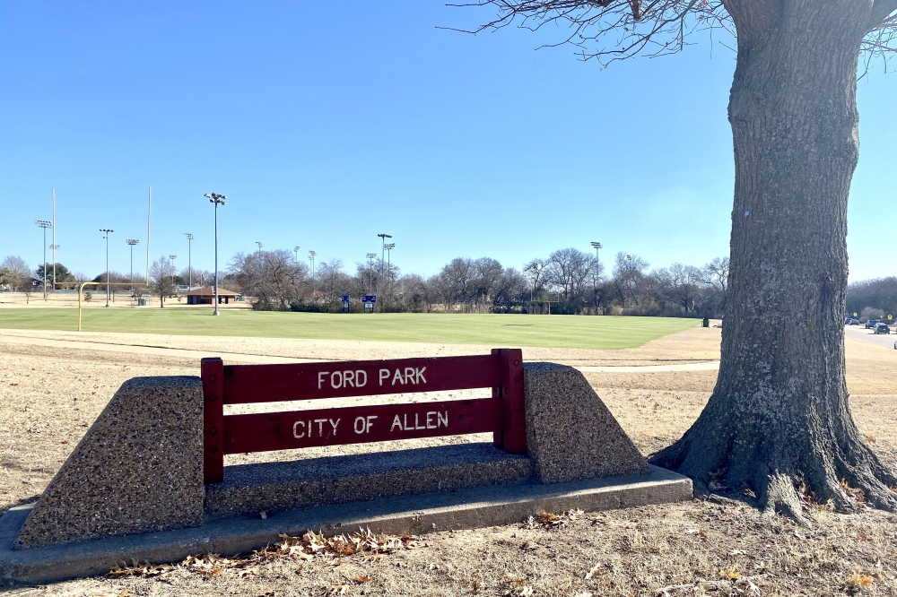 a sign for ford park in allen