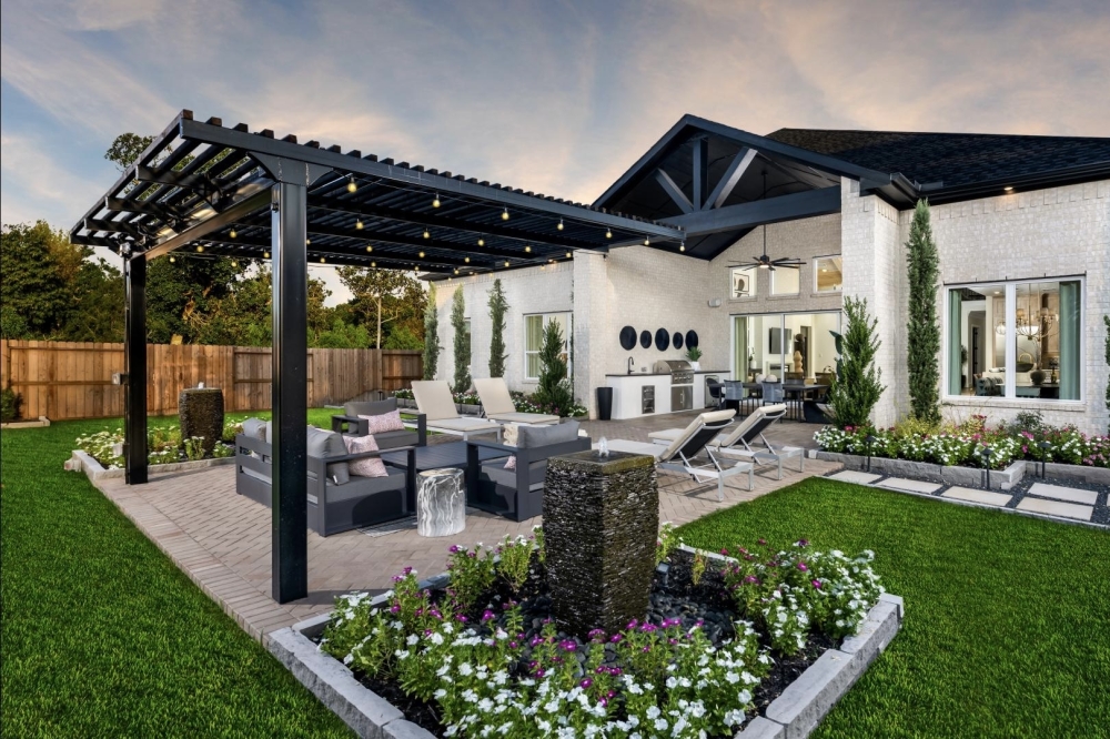 Midline is set to debut model houses and a welcome center this spring. (Courtesy Toll Brothers)