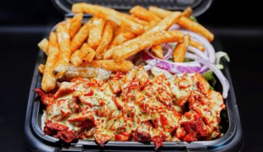 The restaurant will serve salads, wings, gyros and more. (Courtesy Halal Munchies)