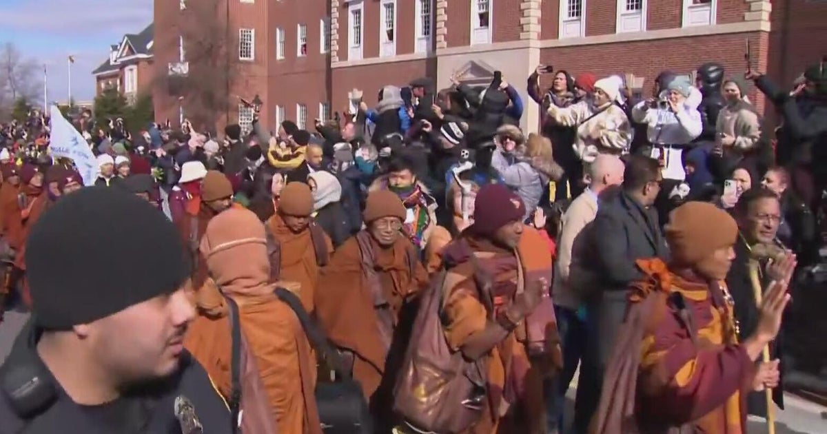Hundreds welcome Buddhist monks home after 2,300‑mile peace walk from Fort Worth
