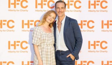 The National Desk dark theme brand icon