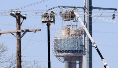 Thousands without power in Dallas, Collin counties after severe storm blows through