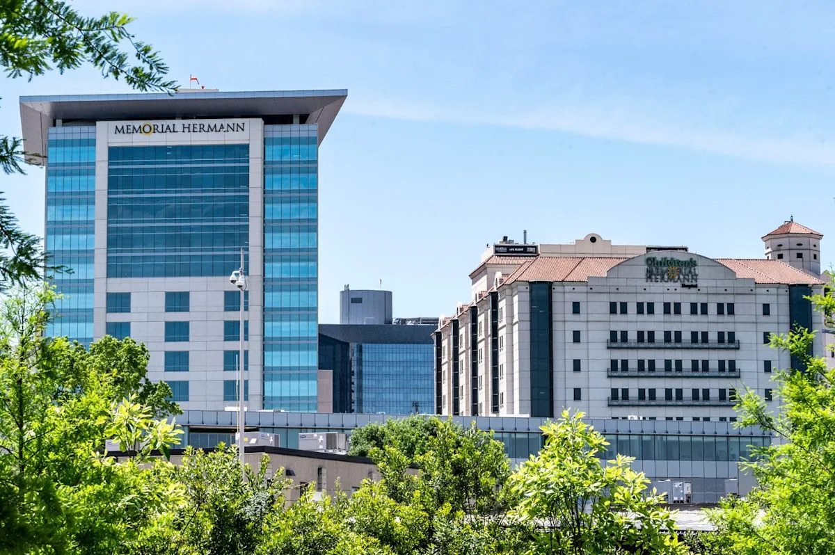 Houston doctor indicted on charges he falsified records to block patients' liver transplants