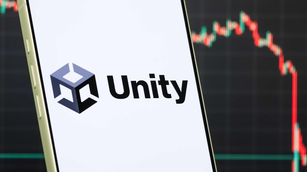 FAA reopens El Paso airspace, Unity stock plunges on AI fears