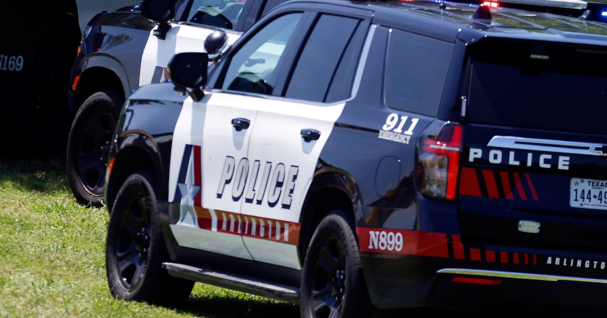 39-year-old man dies following single-vehicle crash Sunday, Arlington police say