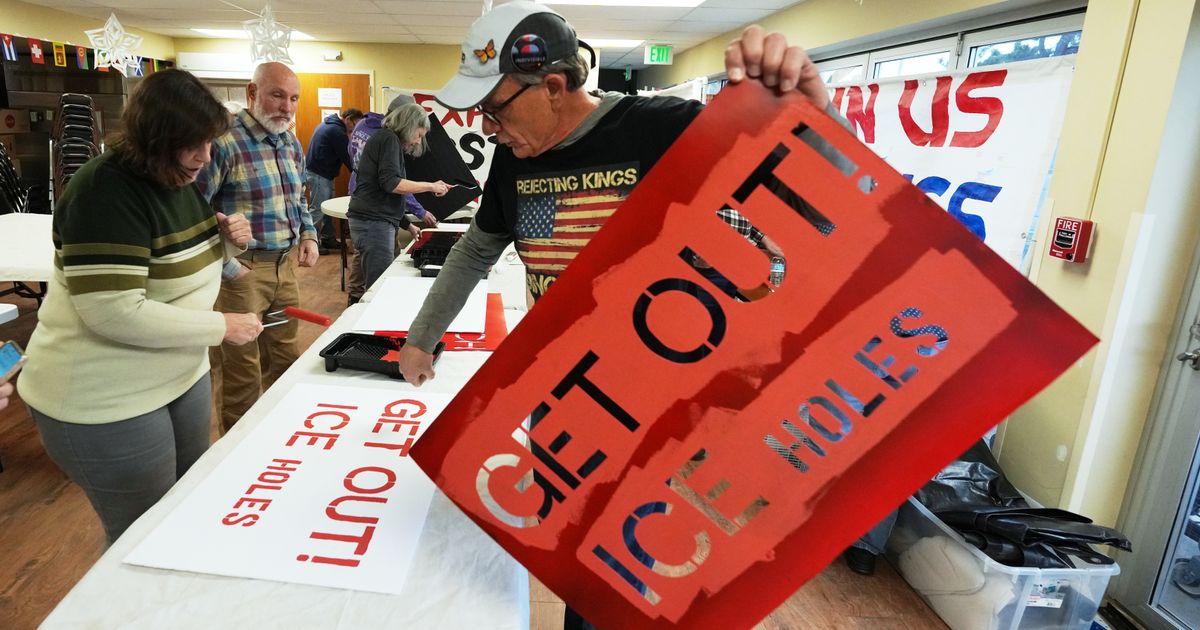 5-year-old Liam Conejo Ramos and father return to Minnesota from Texas detention facility :: WRAL.com