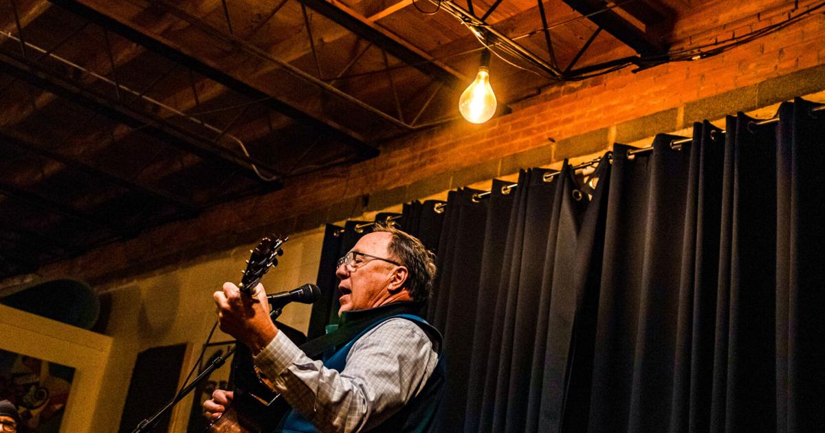 Thursday jam sessions create community in downtown Arlington | City