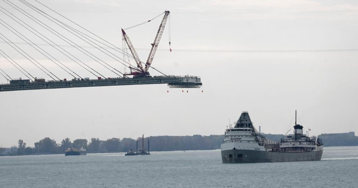 US-Canada bridge dispute deepens; FAA closes Texas airspace | Shareable Stories