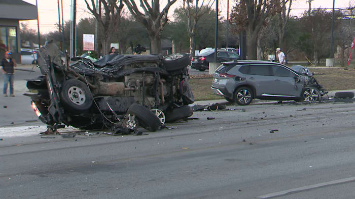 4 injured in 7-vehicle crash on Northeast Side, San Antonio police say