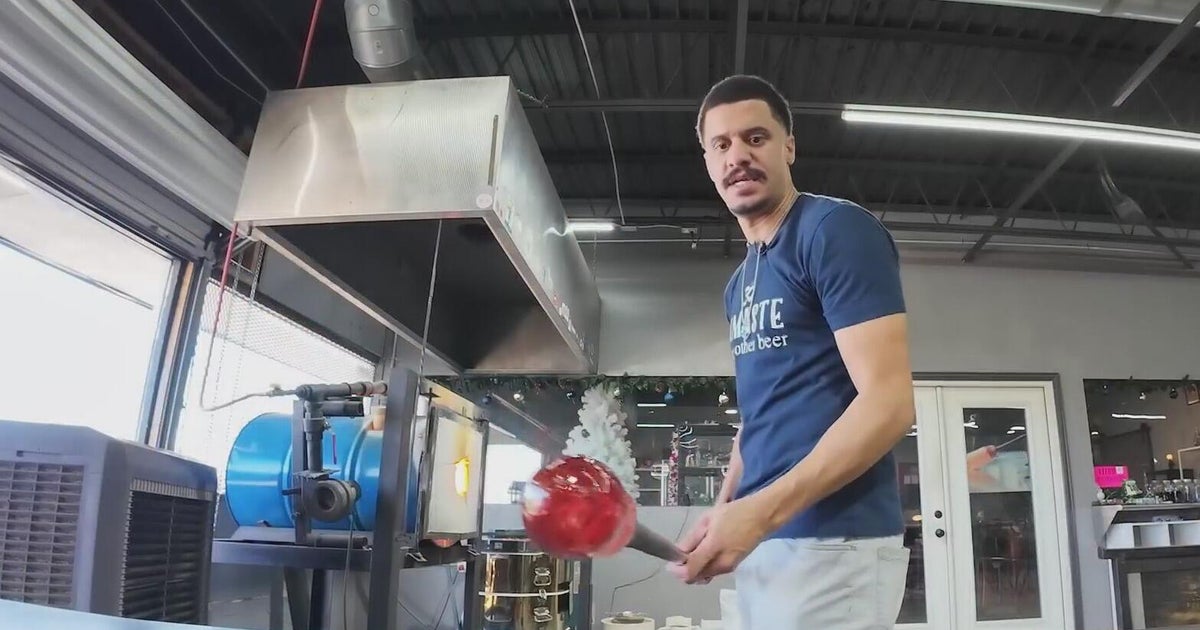 Arlington studio teaches visitors to craft heart‑shaped glass for Valentine’s Day