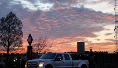 Warmer weather continues for D-FW, but a 13-degree drop is coming