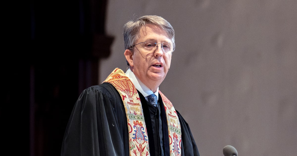 Leader of Highland Park United Methodist Church gives final sermon ahead of retirement