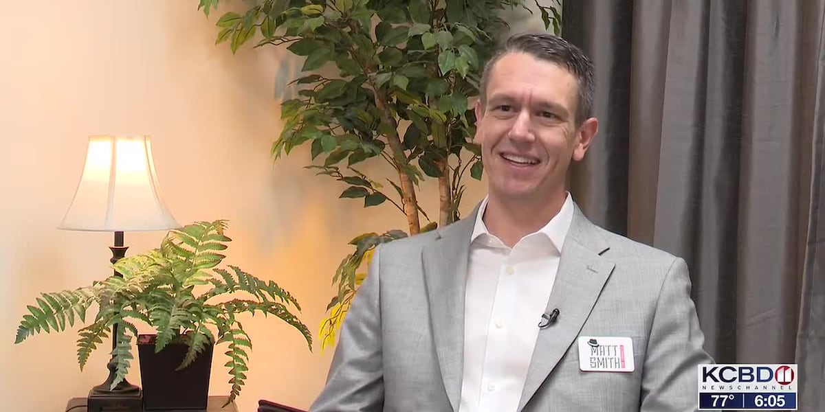 Matt Smith campaigning for District 19 Republican nomination