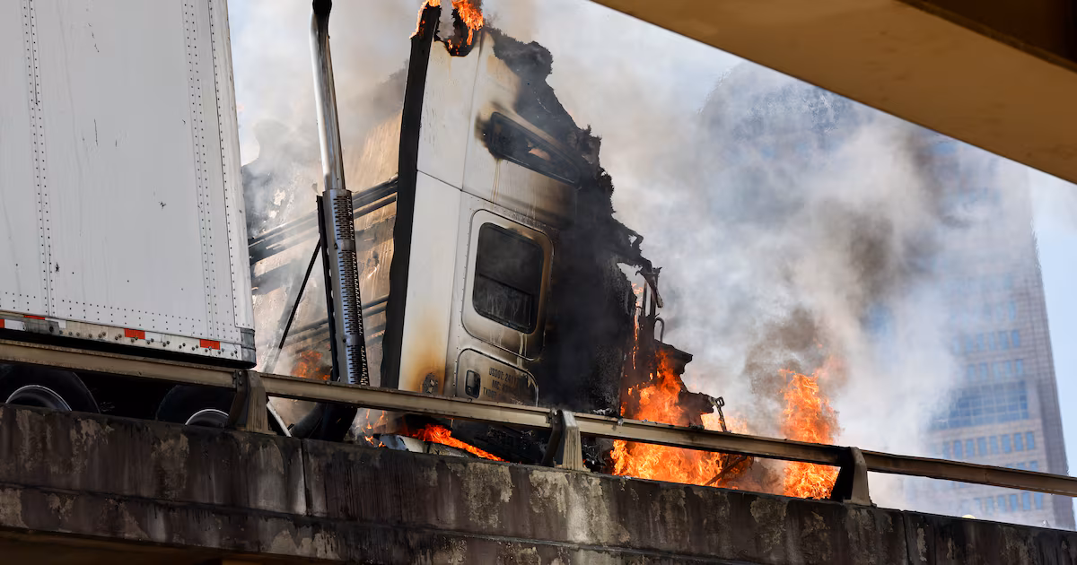 Big rig fire near downtown Dallas leads to I-45 lane closures Sunday morning