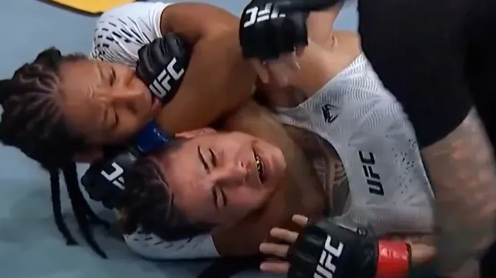UFC Houston fighter unable to leave cage after referee's late stoppage