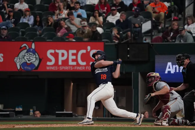 Feb 21, 2026; Arlington, TX, USA; Florida State Seminoles vs Auburn Tigers during the Amegy Bank College Baseball Series at Globe Life Field. Mandatory Credit: Raymond Carlin III-Imagn Images