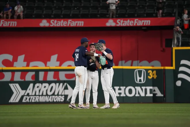 Feb 21, 2026; Arlington, TX, USA; Florida State Seminoles vs Auburn Tigers during the Amegy Bank College Baseball Series at Globe Life Field. Mandatory Credit: Raymond Carlin III-Imagn Images