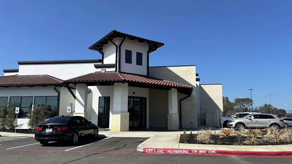 Papa Nachos' new restaurant features an expanded dining space, a larger bar, a patio in the Boerne area on Interstate 10. (Mia Valdez/MySA)