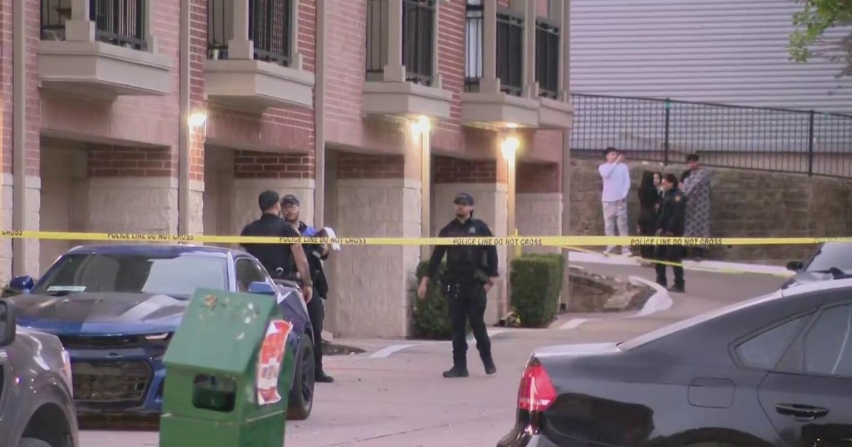 1 killed, 1 injured after gunfire erupts during gathering at Fort Worth apartment, police say