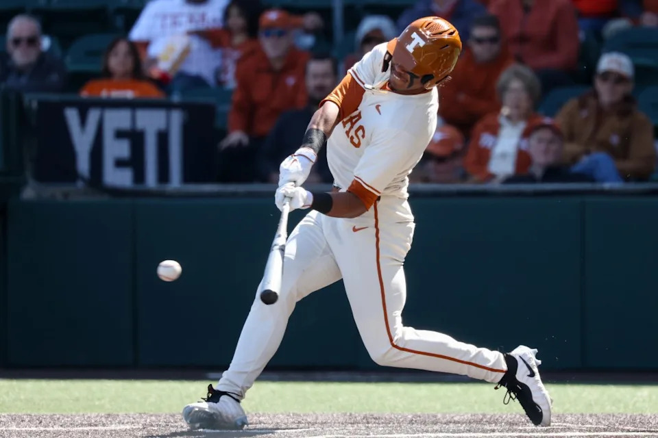 AUSTIN, TX – FEBRUARY 22: Outfielder Jonah Williams #9 of the Texas Longhorns hits an RBI single during the college baseball game between Texas Longhorns and Michigan State Spartans on February 22, 2026, at UFCU Disch-Falk Field in Austin, TX. (Photo by David Buono/Icon Sportswire via Getty Images)