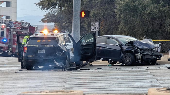 3 hospitalized after SAPD unit, VIA van involved in multi-vehicle crash in Medical Center, officials say