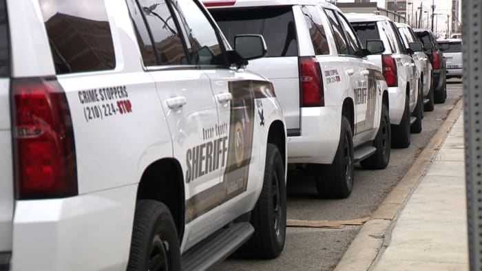 Man accused of evading arrest after multiple burglaries in west Bexar County