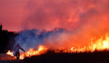Wildfire threat continues Wednesday for Tarrant, Denton and counties to the west