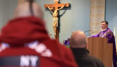 Churchgoers in Wilmington show up in strong numbers as Ash Wednesday starts Lent with milder weather - Photo gallery