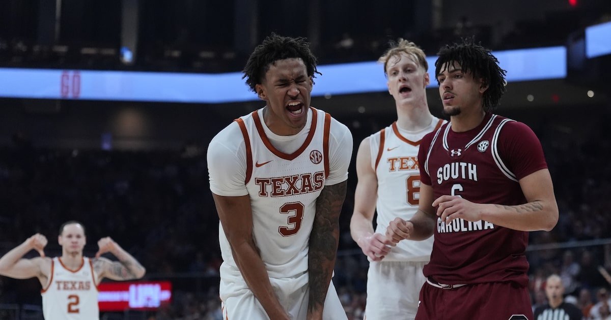 Dailyn Swain posts 22 points, 10 rebounds to give Texas a boost over South Carolina