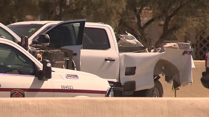 Man dead after multi-vehicle crash on Interstate 10, SAPD says