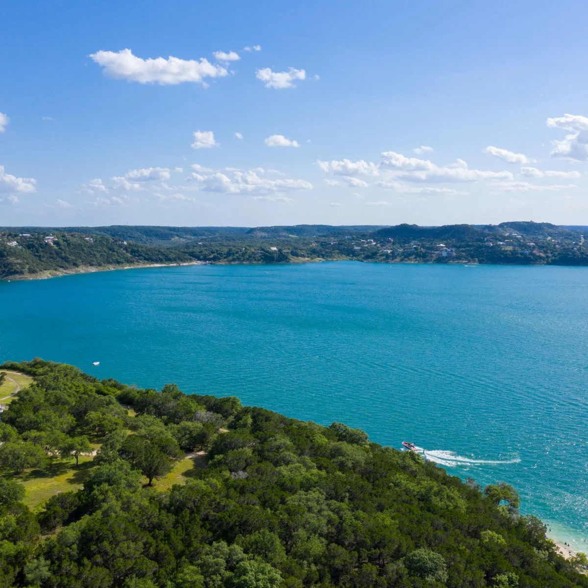 Blue waters of Canyon Lake