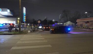 Man shot, killed outside convenience store in Southeast Houston