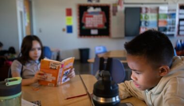 Opinion: Texas is losing the reading battle while leaders fight a culture war over books