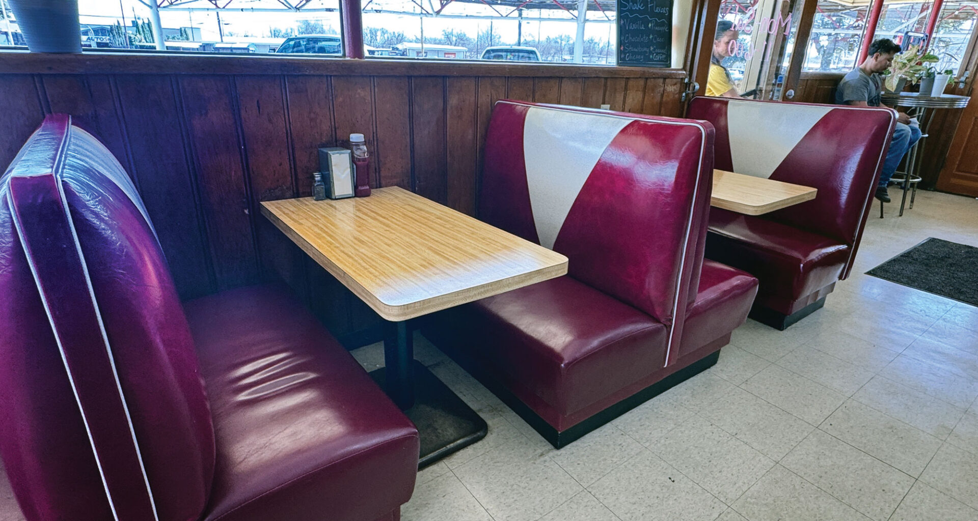 Dairy-ette is a classic diner straight out of 1956.