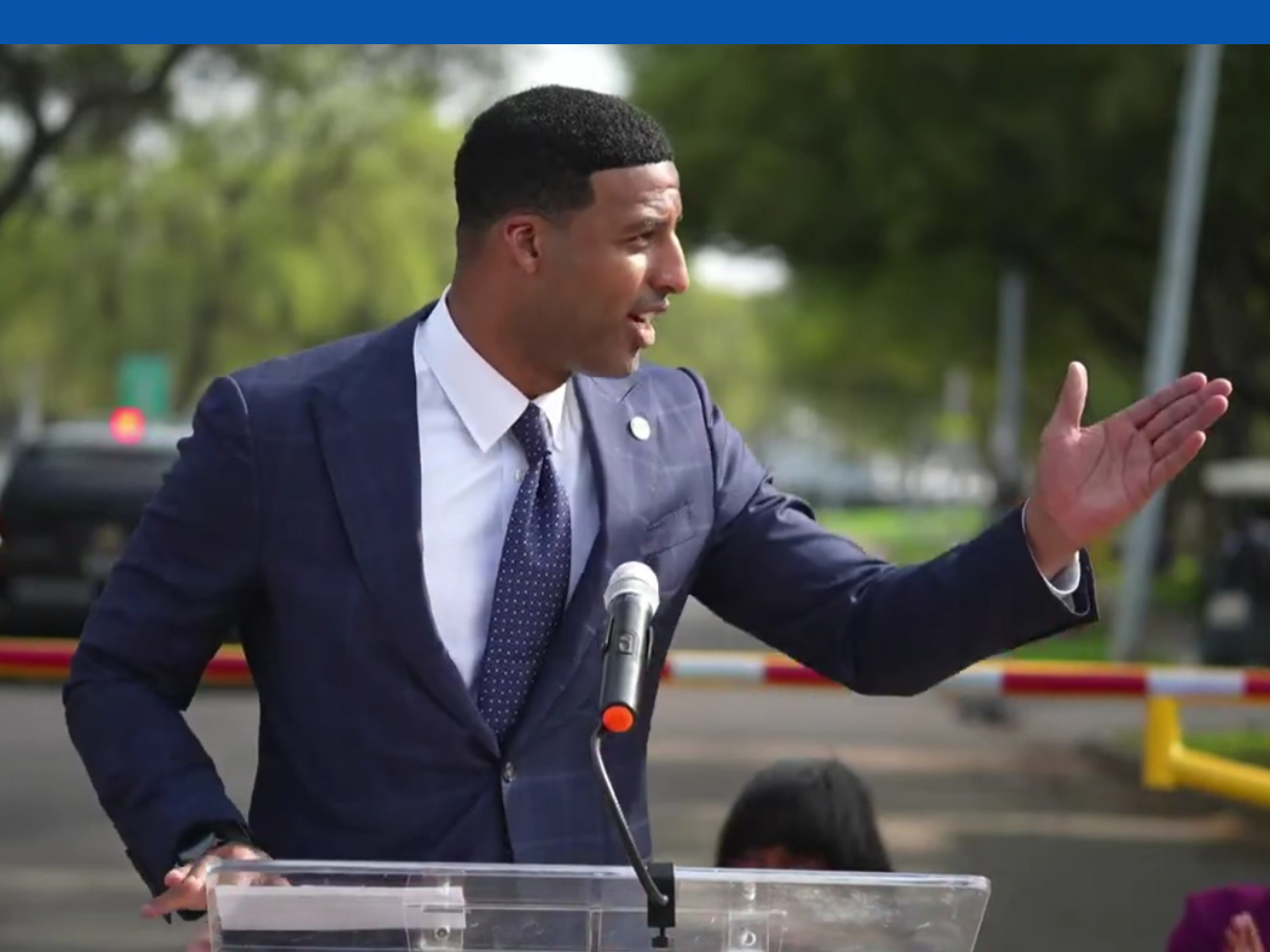 Blocking Public Streets to Deter Crime Along Bissonnet