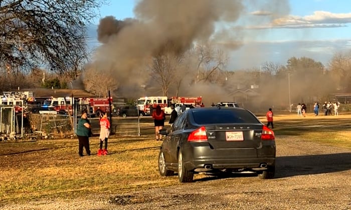 No injuries, at least 1 dog rescued in West Side fire that spread to neighboring home, SAFD says