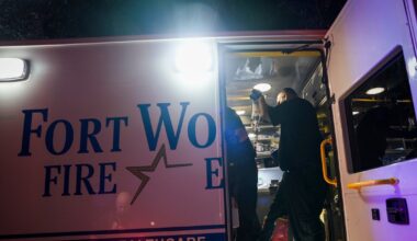 One dead in Fort Worth house fire Friday night, officials say