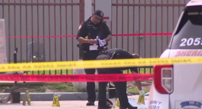 Man found shot to death in parking lot of Houston-area convenience store
