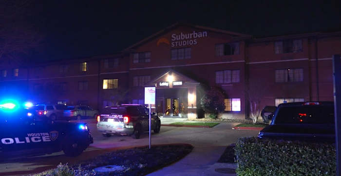 Man arrested after hours-long standoff at hotel in North Houston