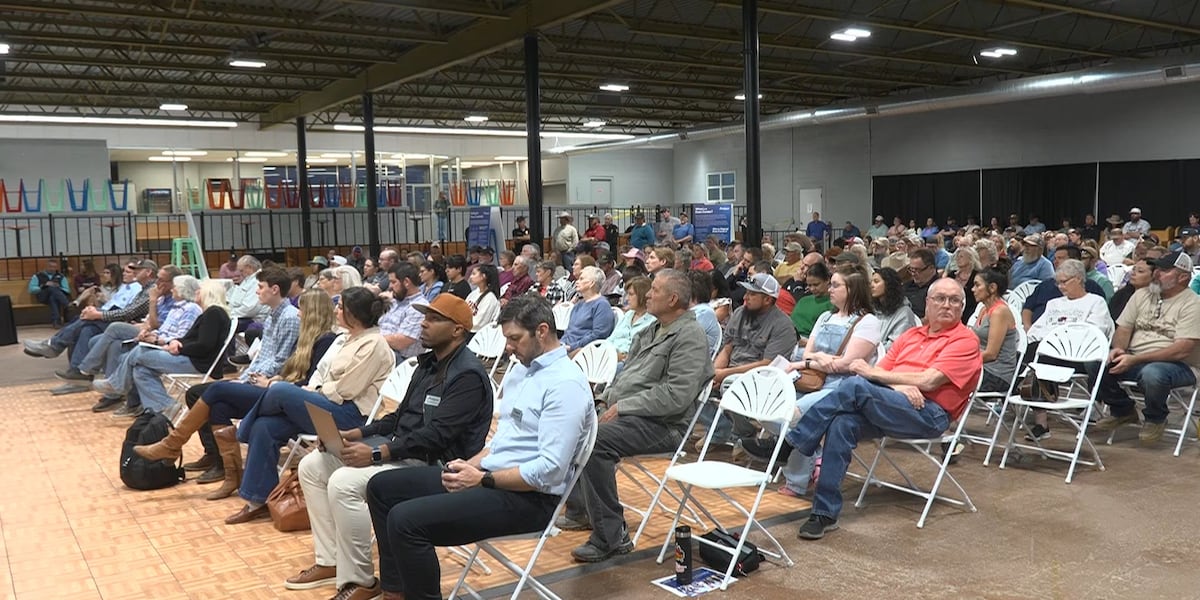 Discussion of Abernathy AI data center draws crowd at town hall