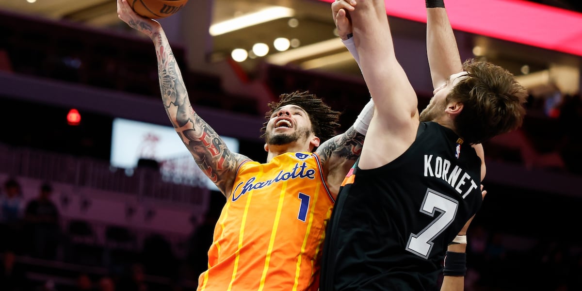 Spurs get stuck in Charlotte after loss to Hornets amid snowstorm