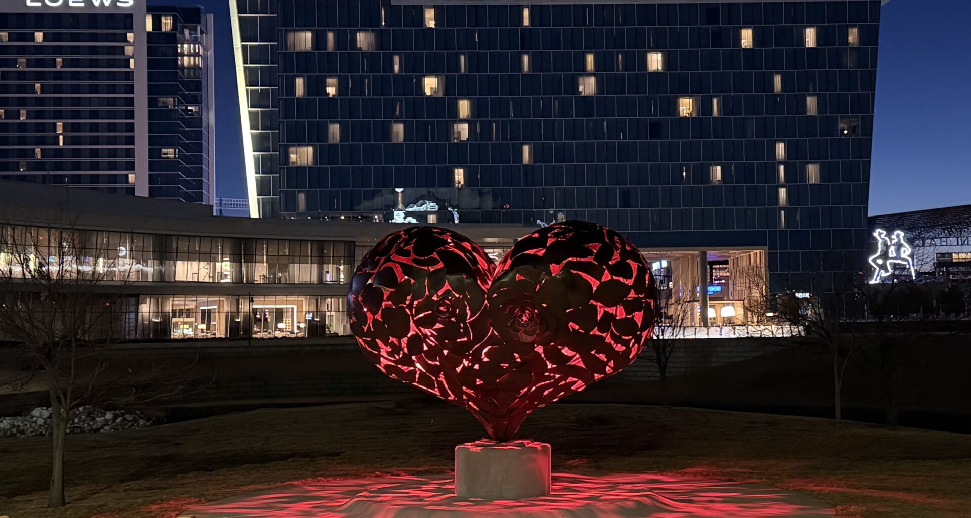 Artist brings ‘Heartfullness’ to Arlington’s entertainment district 