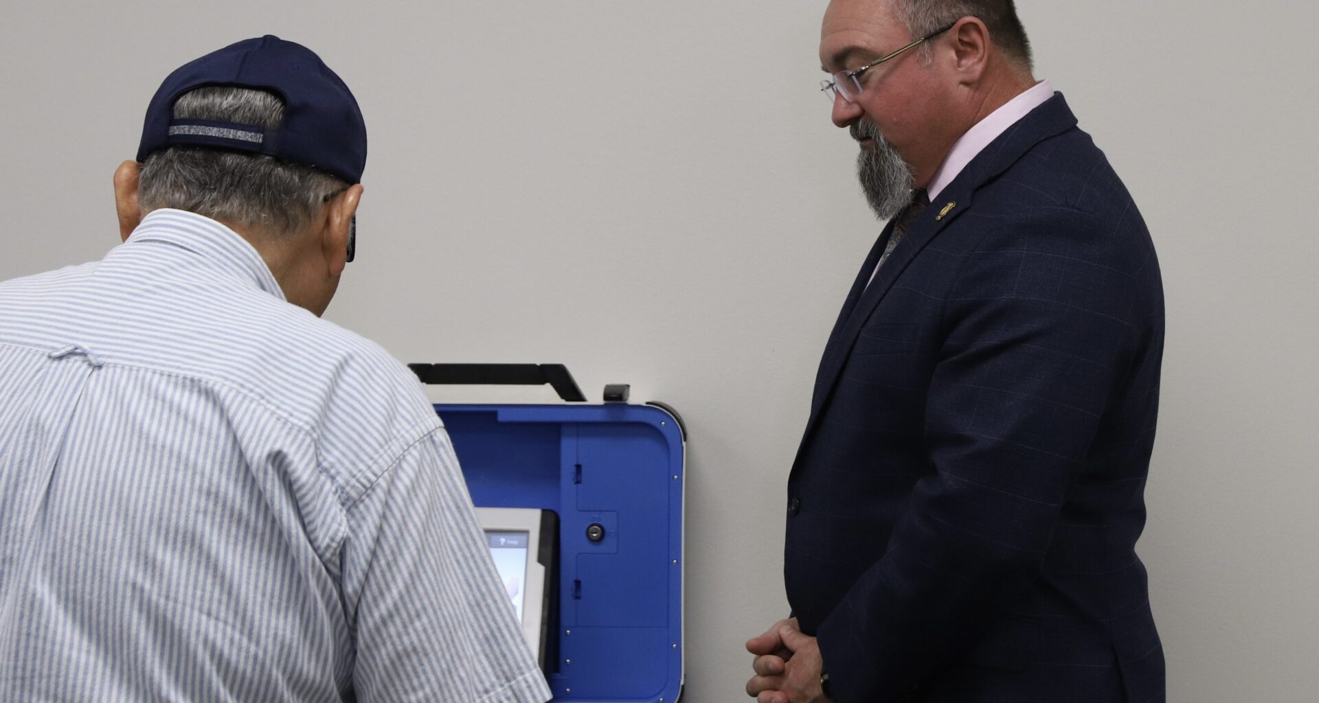 Tarrant County seeks 200 more election clerks to man March 3 primary polls