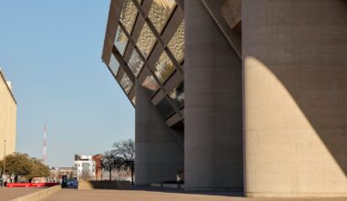 Dallas residents get a chance to voice their opinion on the fate of City Hall